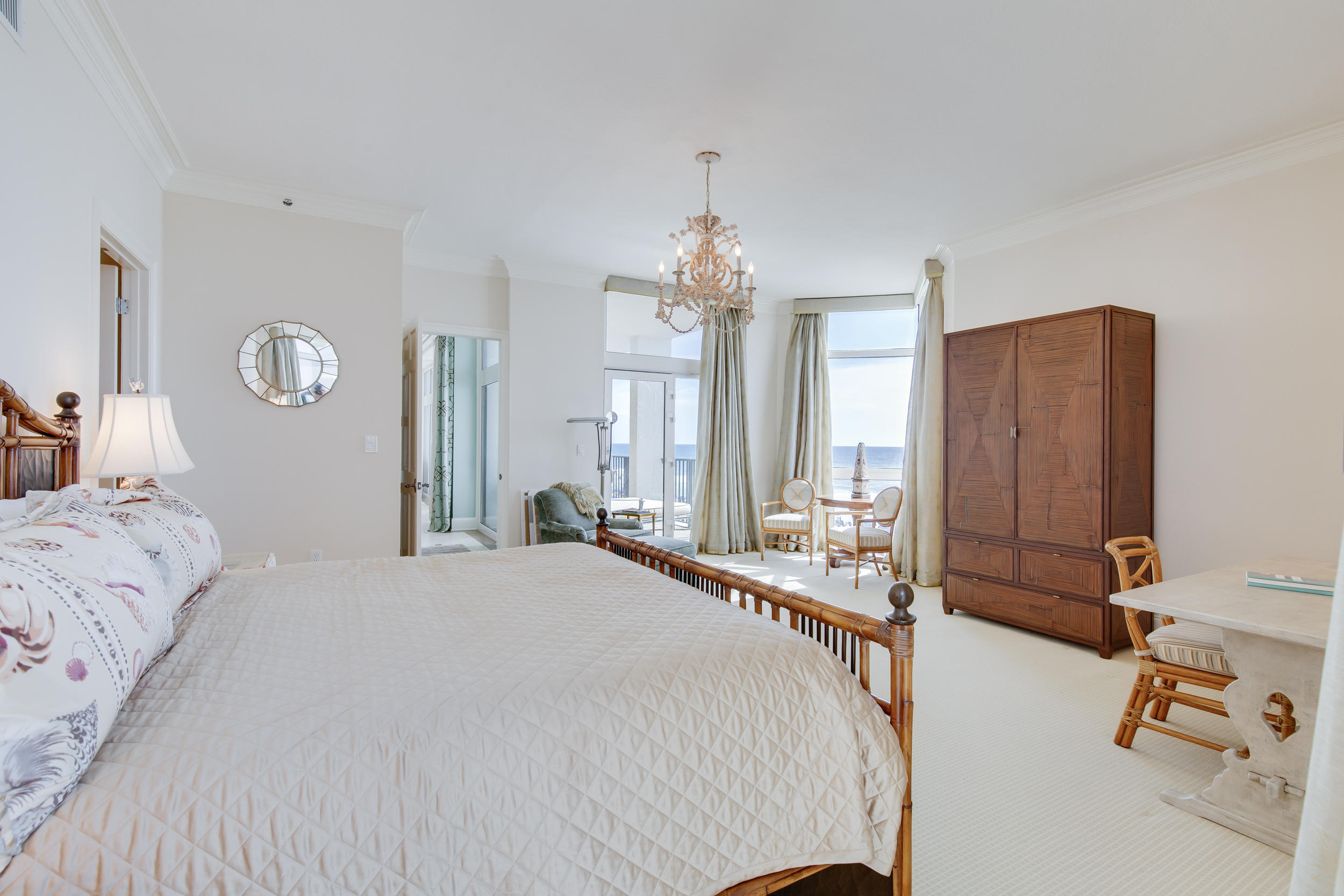 REGENCY TOWERS - Residential