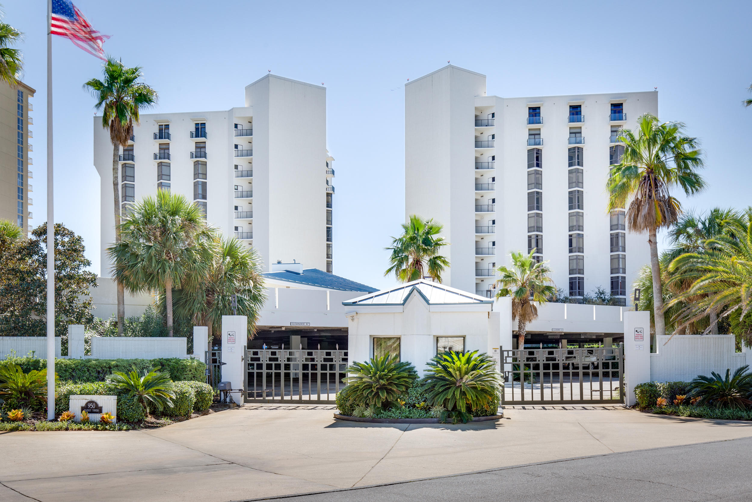 REGENCY TOWERS - Residential