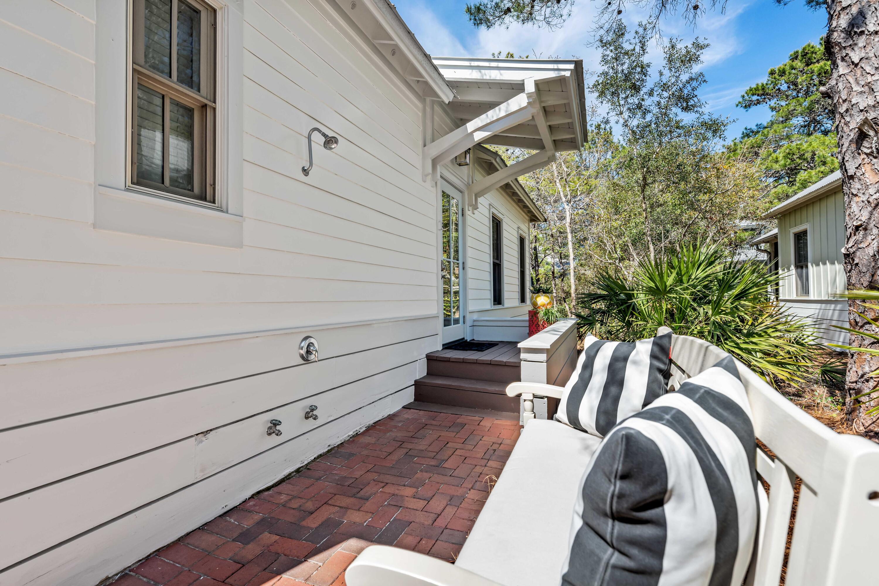 MAGNOLIA COTTAGES - Residential