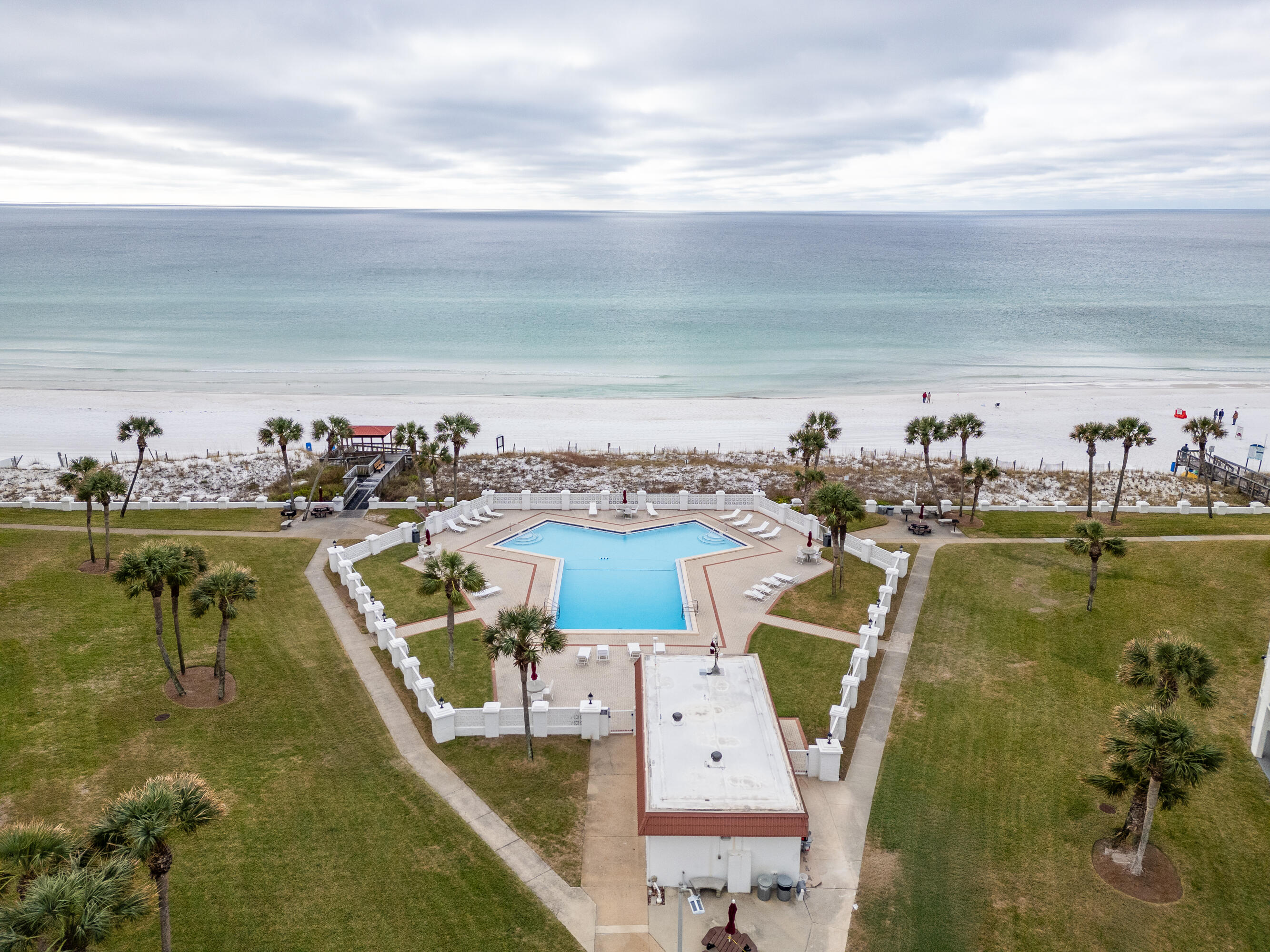 EL MATADOR CONDO - Residential