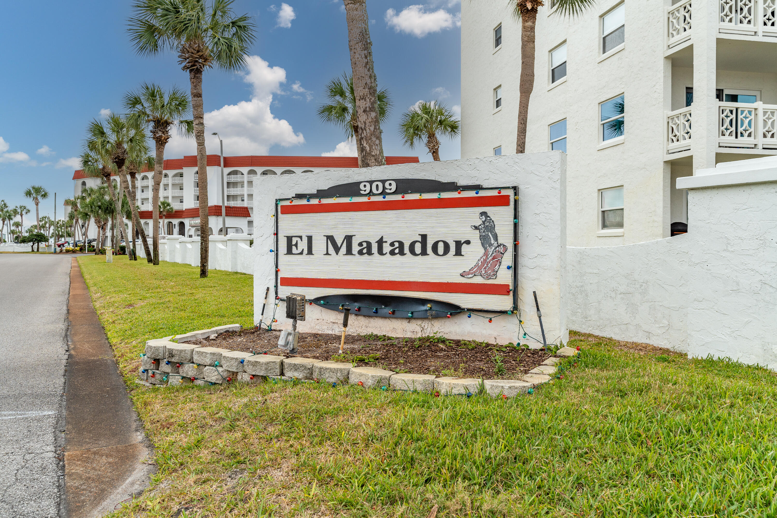 EL MATADOR CONDO - Residential