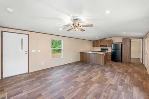 A home in DeFuniak Springs