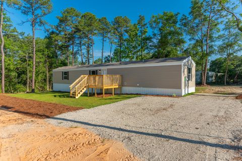 A home in DeFuniak Springs