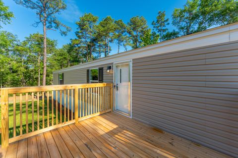 A home in DeFuniak Springs