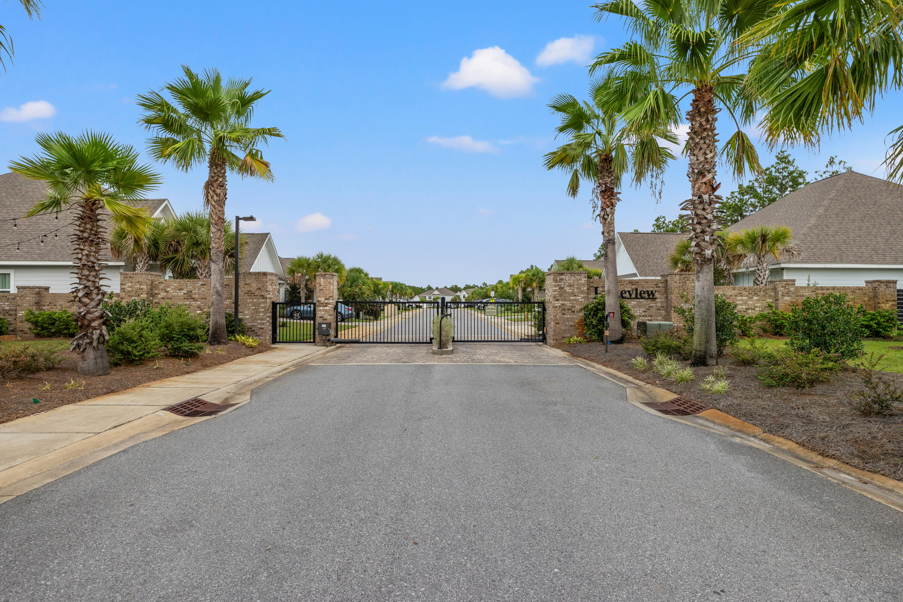 LAKEVIEW - Residential