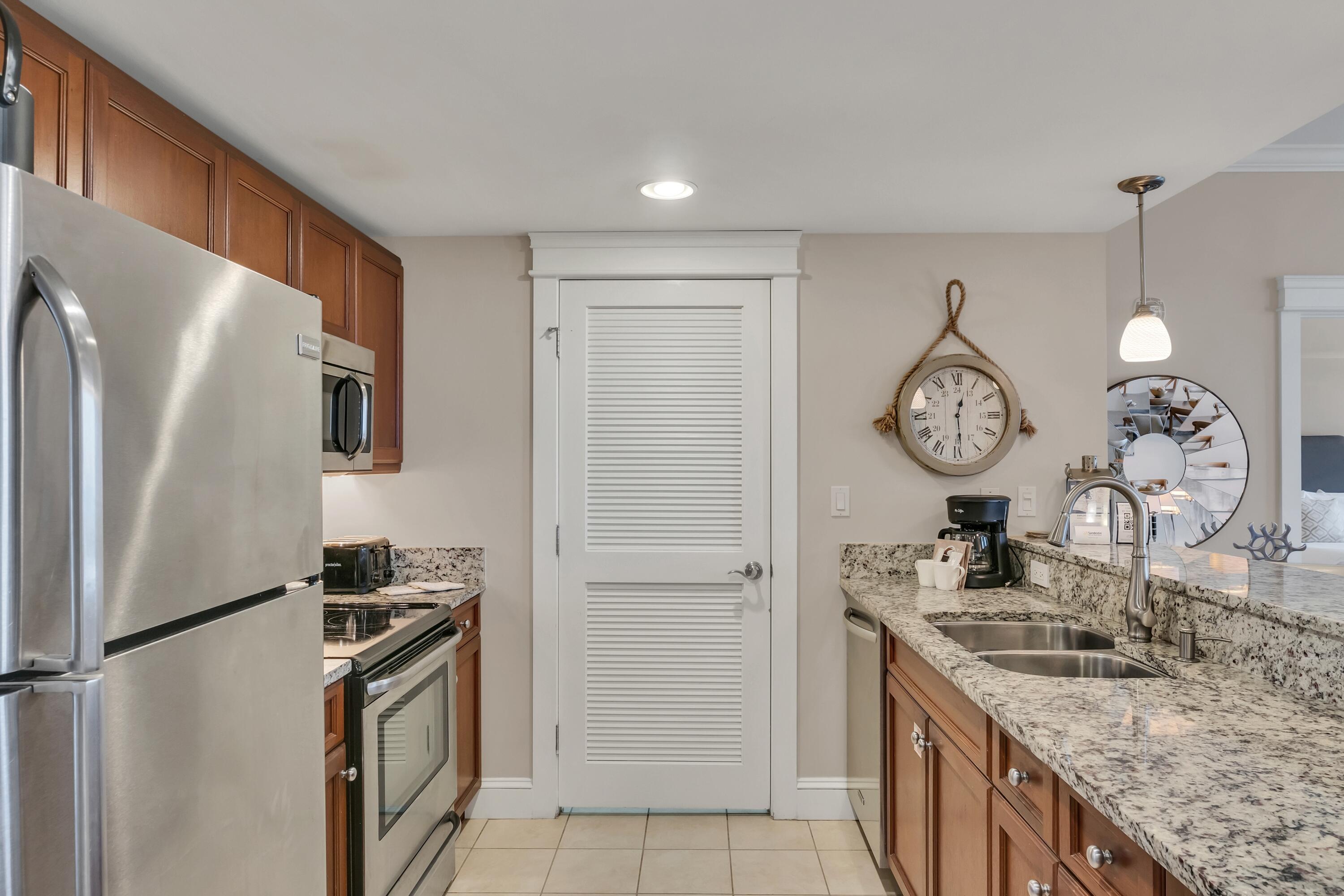 GRAND SANDESTIN - Residential Lease