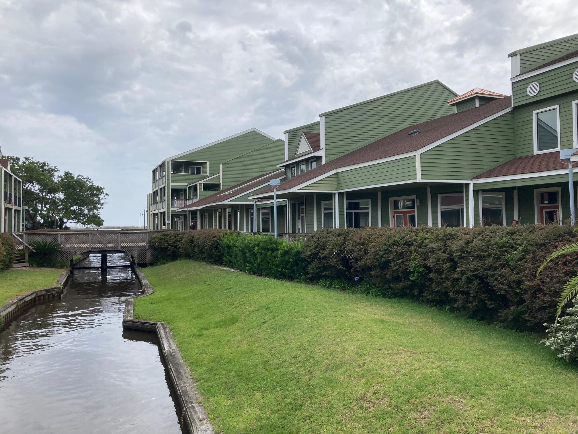 Located in a park like setting in one of the nicest office complexes in Fort Walton Beach.