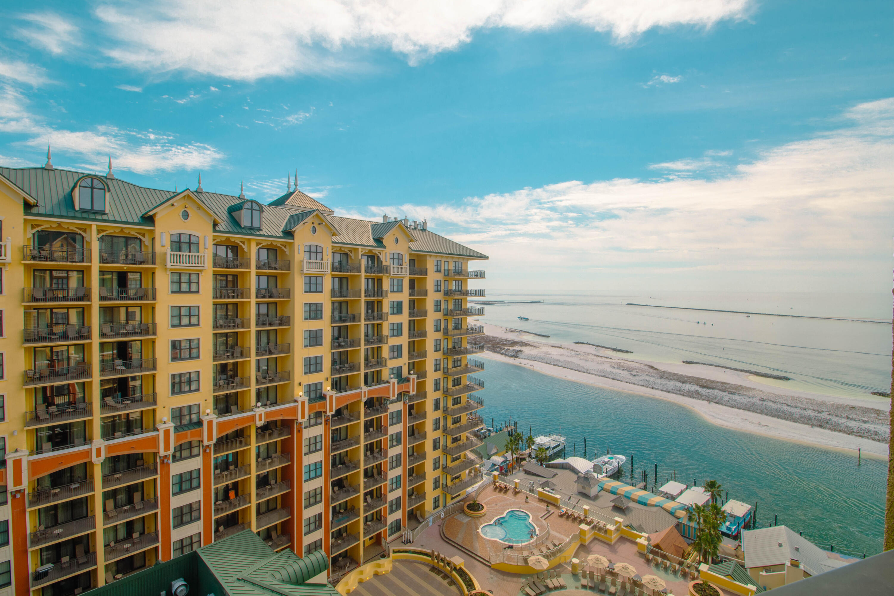 EMERALD GRANDE - Residential