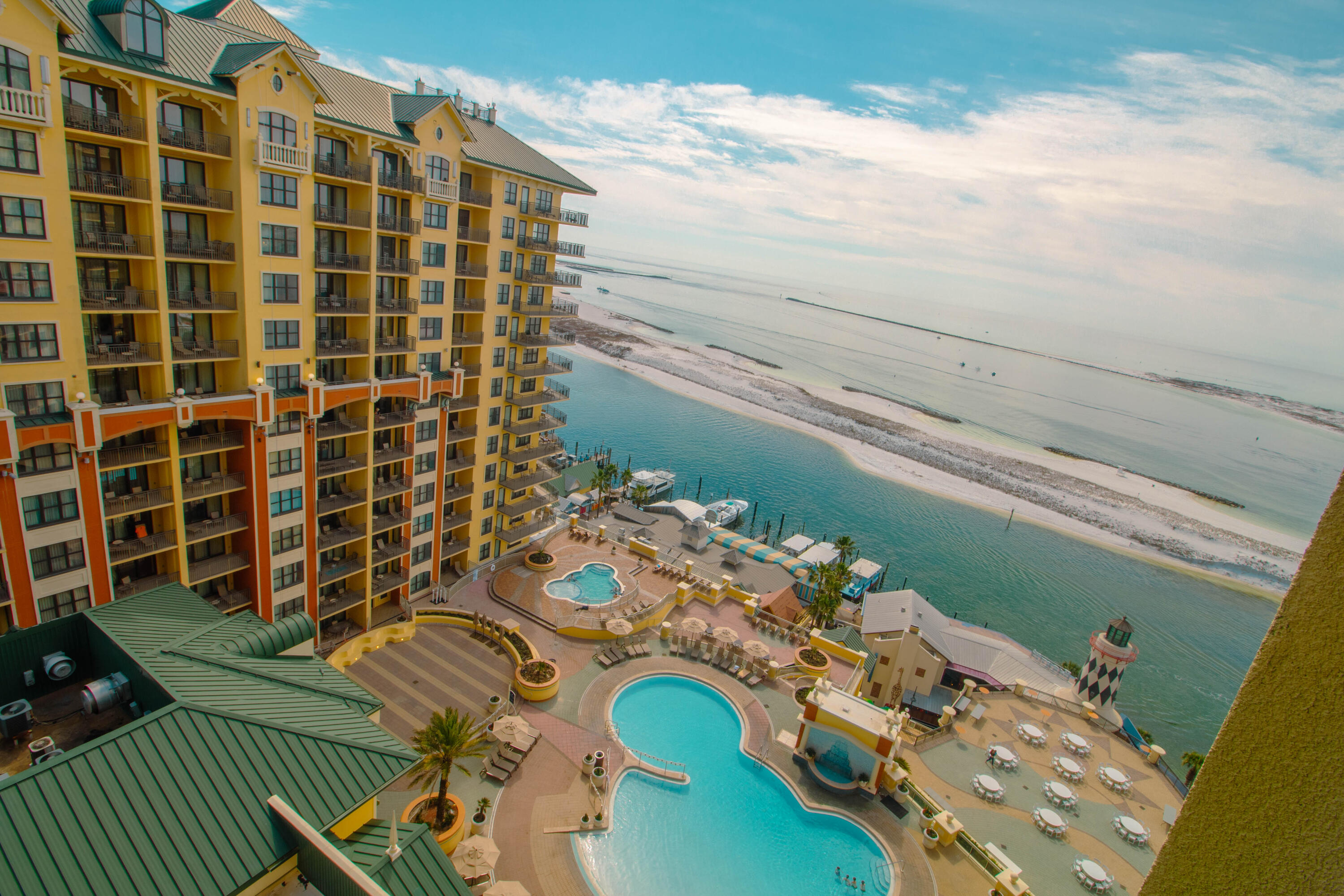 EMERALD GRANDE - Residential