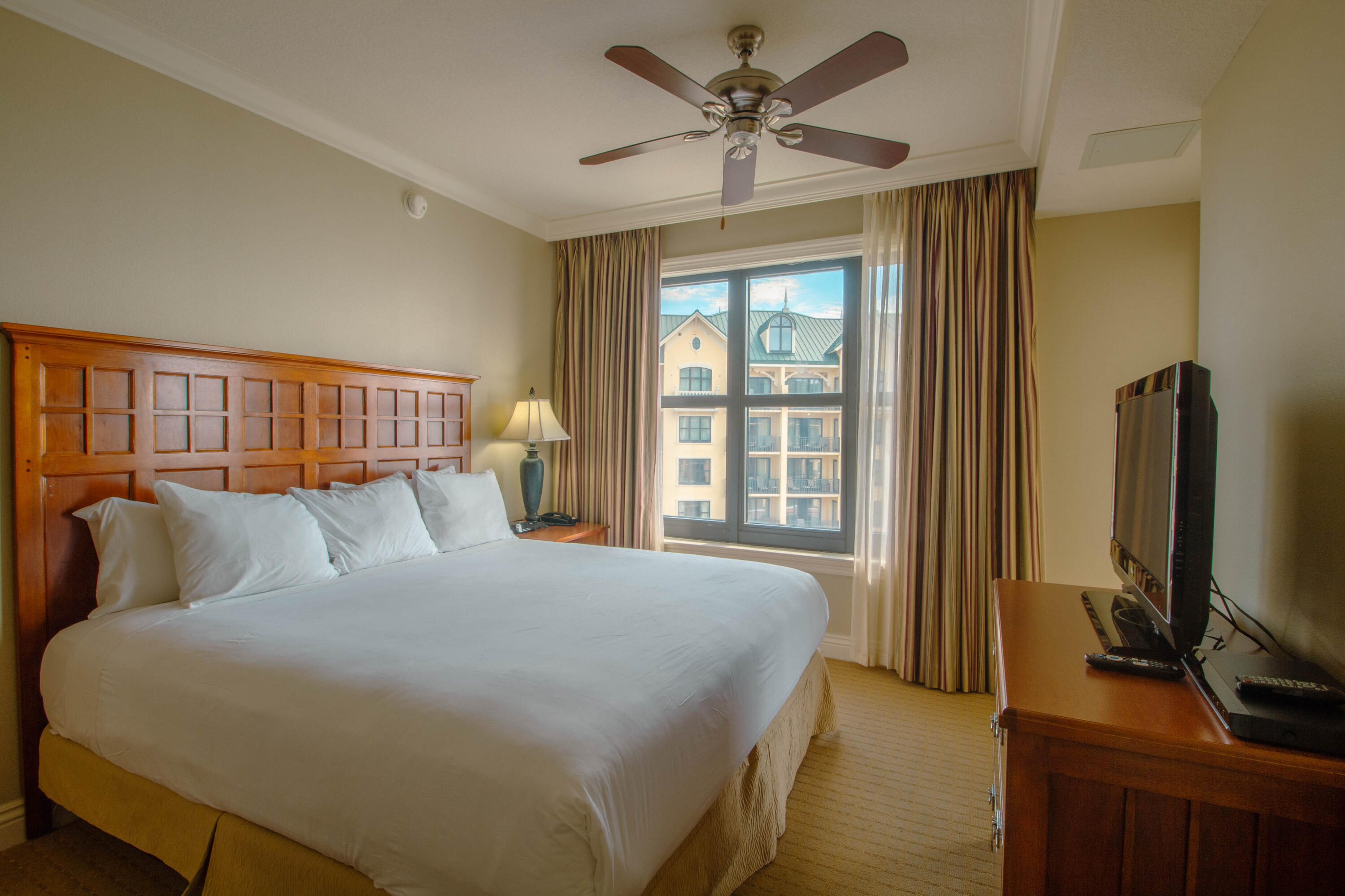 EMERALD GRANDE - Residential