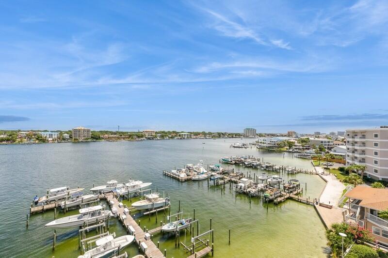 HARBOR LIGHTS - Residential