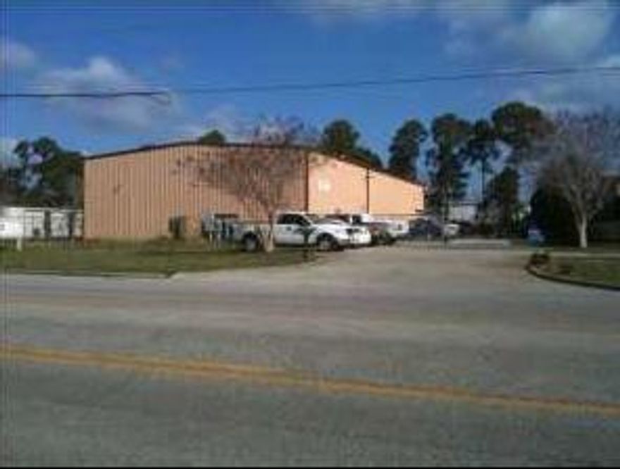 6312 SF fully conditioned flex space, 5000 SF warehouse with 1372 SF Office space, 14' roll up door, storage racks in place located in the Fort Walton Beach Technology Park near Hurlburt AFB