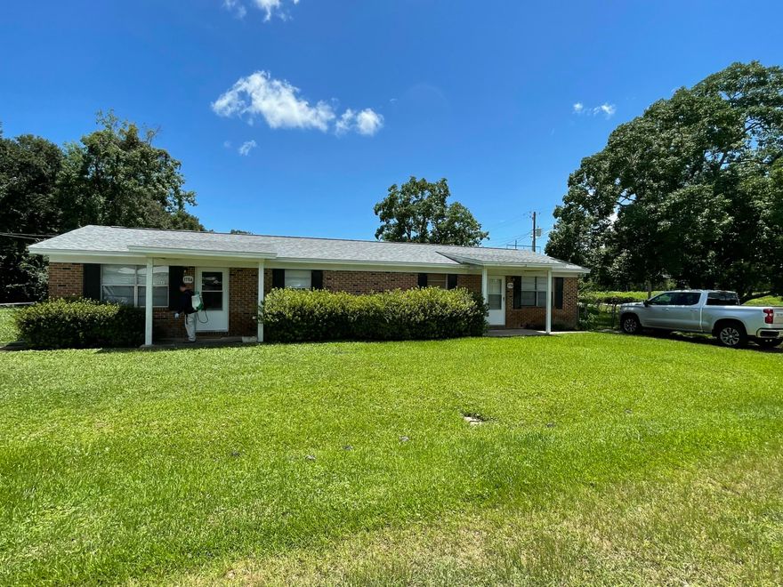 Charming 2 Bedroom, 1 Bath Duplex Great Location!This spacious duplex unit offers comfort and convenience just minutes from downtown and NAS Pensacola. Enjoy modern living with central heating and air conditioning and durable LVP flooring throughout.The home features an updated bathroom with stylish fixtures, a utility room with washer/dryer hookups, and off-street parking for your convenience. The fenced backyard provides privacy and space for outdoor relaxation or play.Perfect for anyone seeking a well-maintained home in a quiet area close to shopping, dining, and major employers.