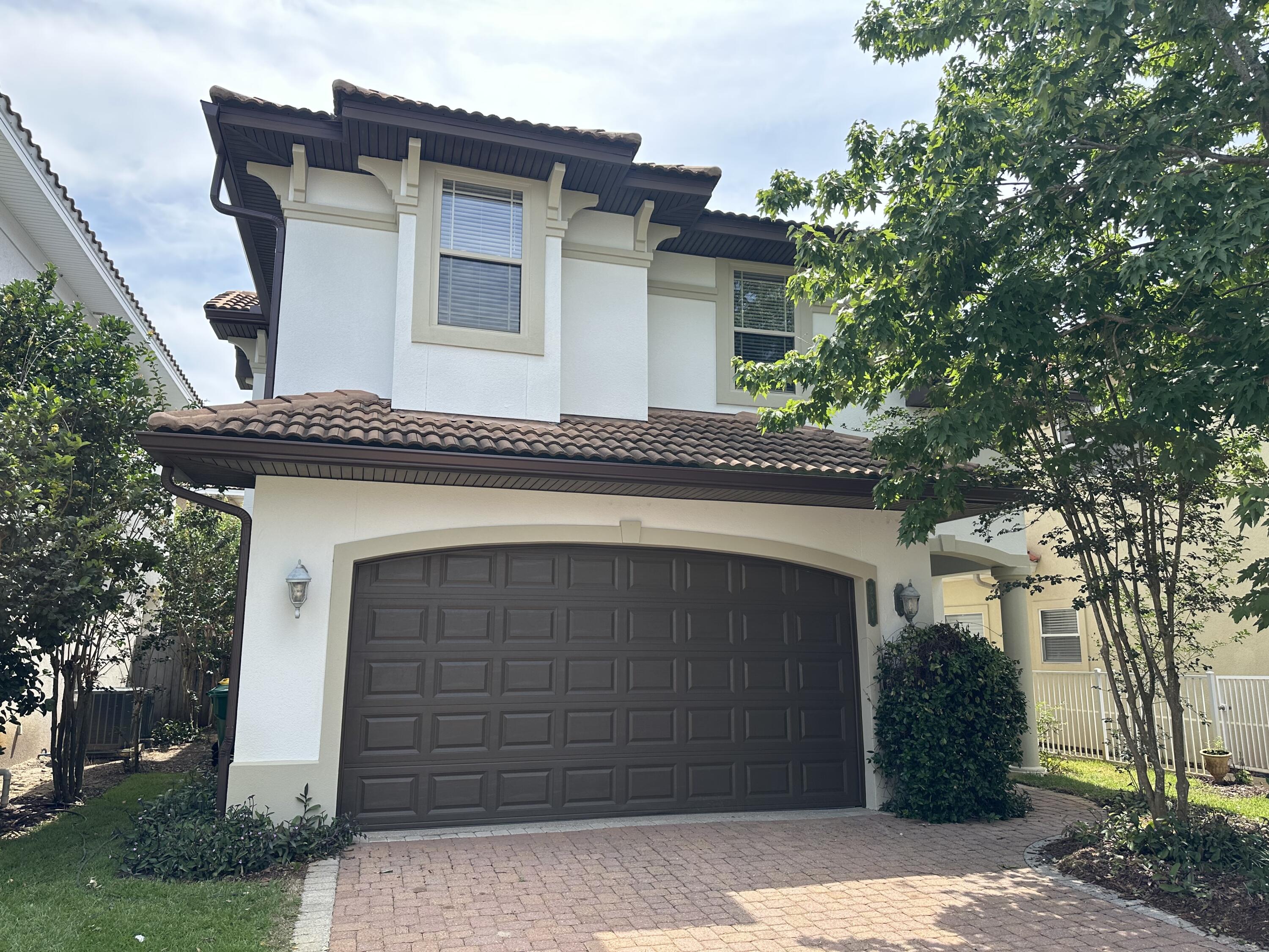 CALUSA BAY S/D - Residential Lease