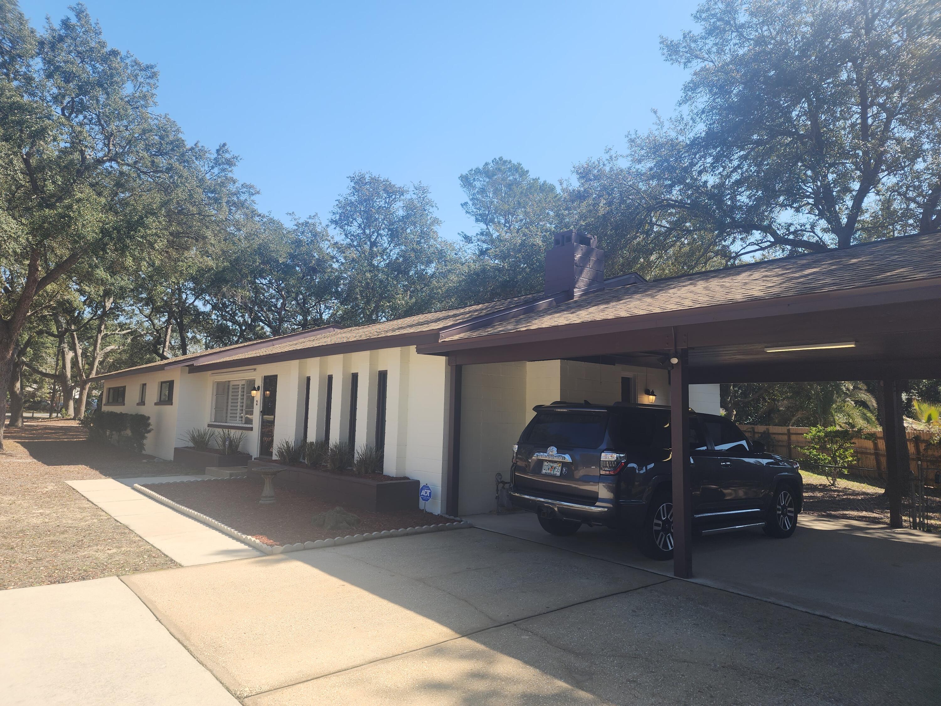 WOODLAND SHORES - Residential