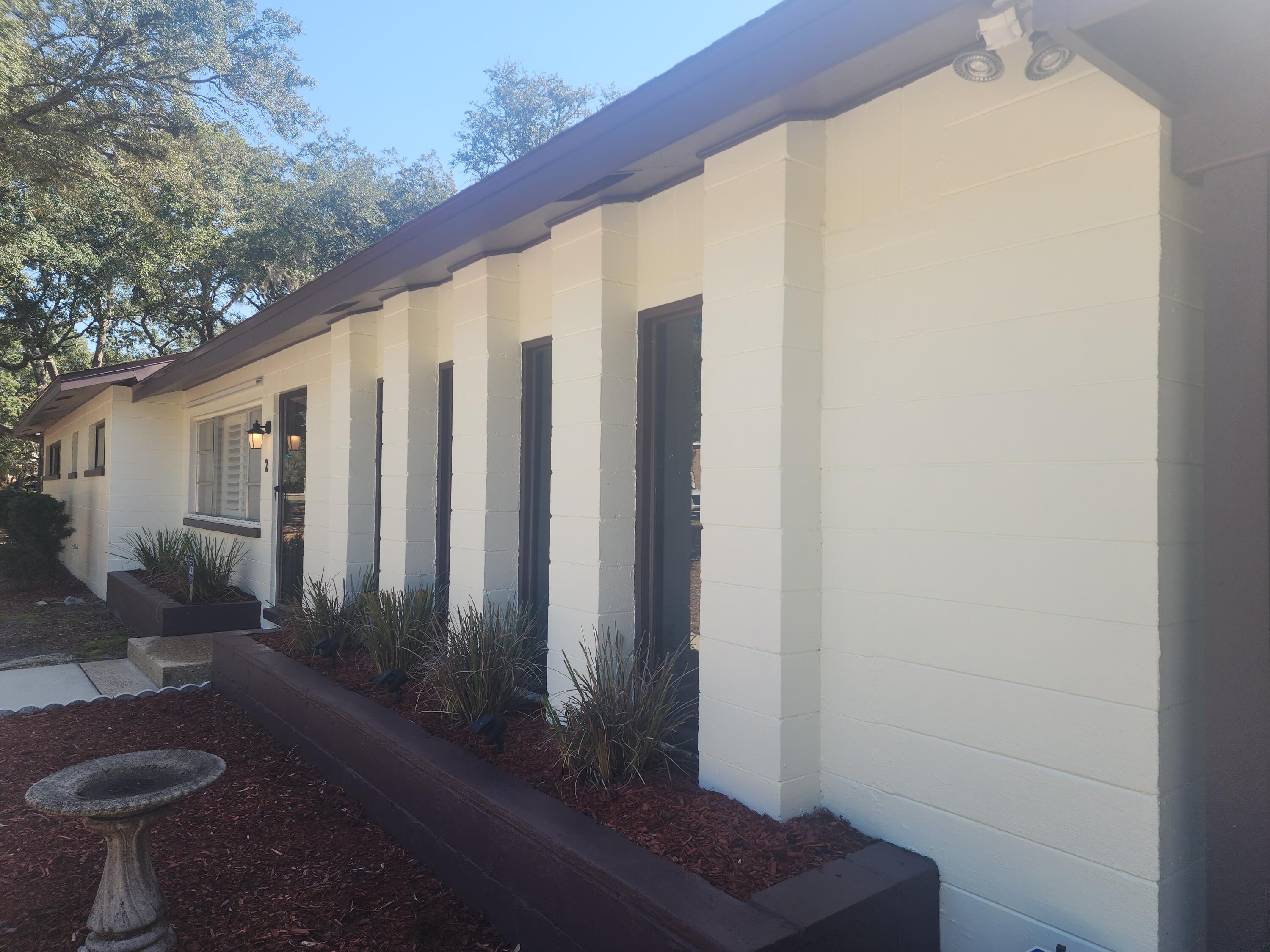 WOODLAND SHORES - Residential