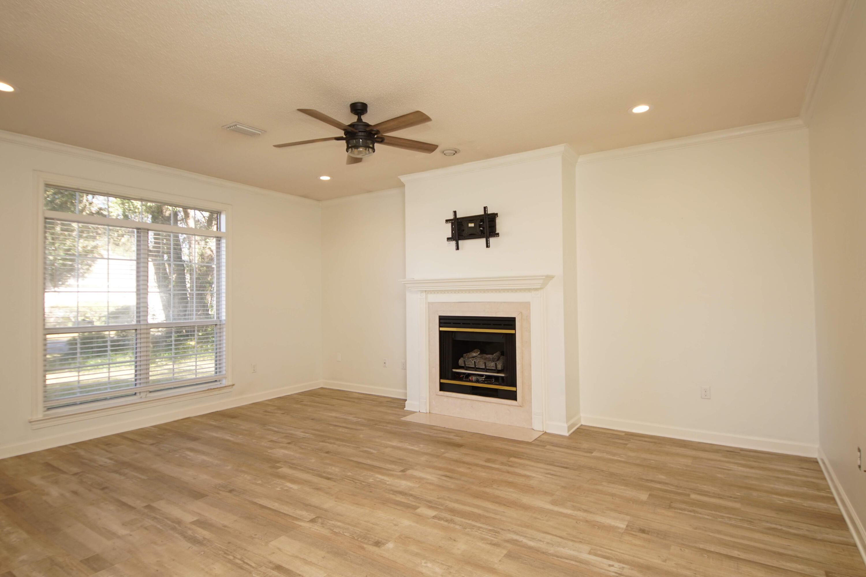 CROSSINGS AT BLUEWATER BAY - Residential