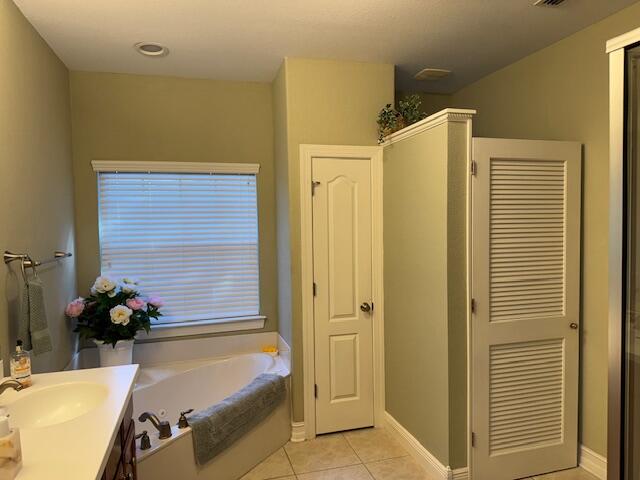 DIAMOND LAKES - Residential Lease