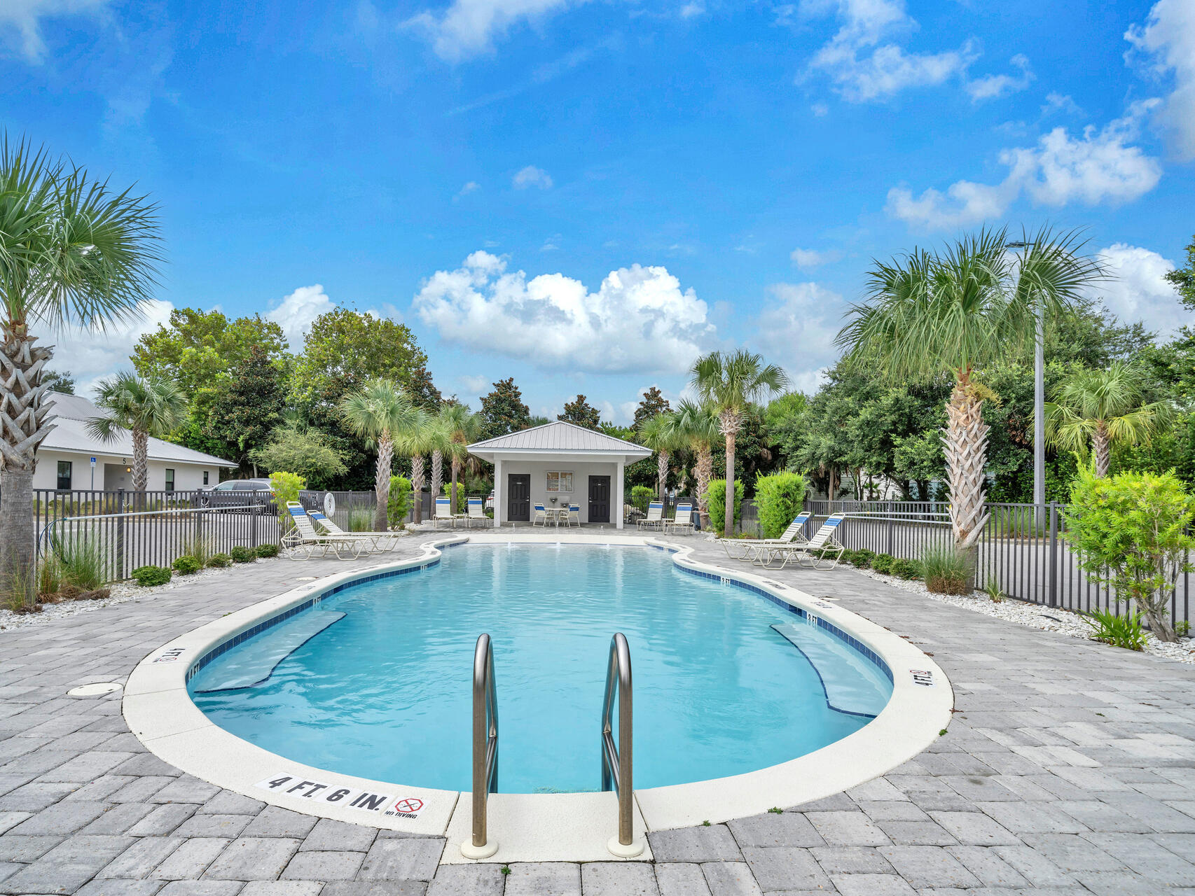 HIDDEN LAKE CONDOMINIUM - Residential