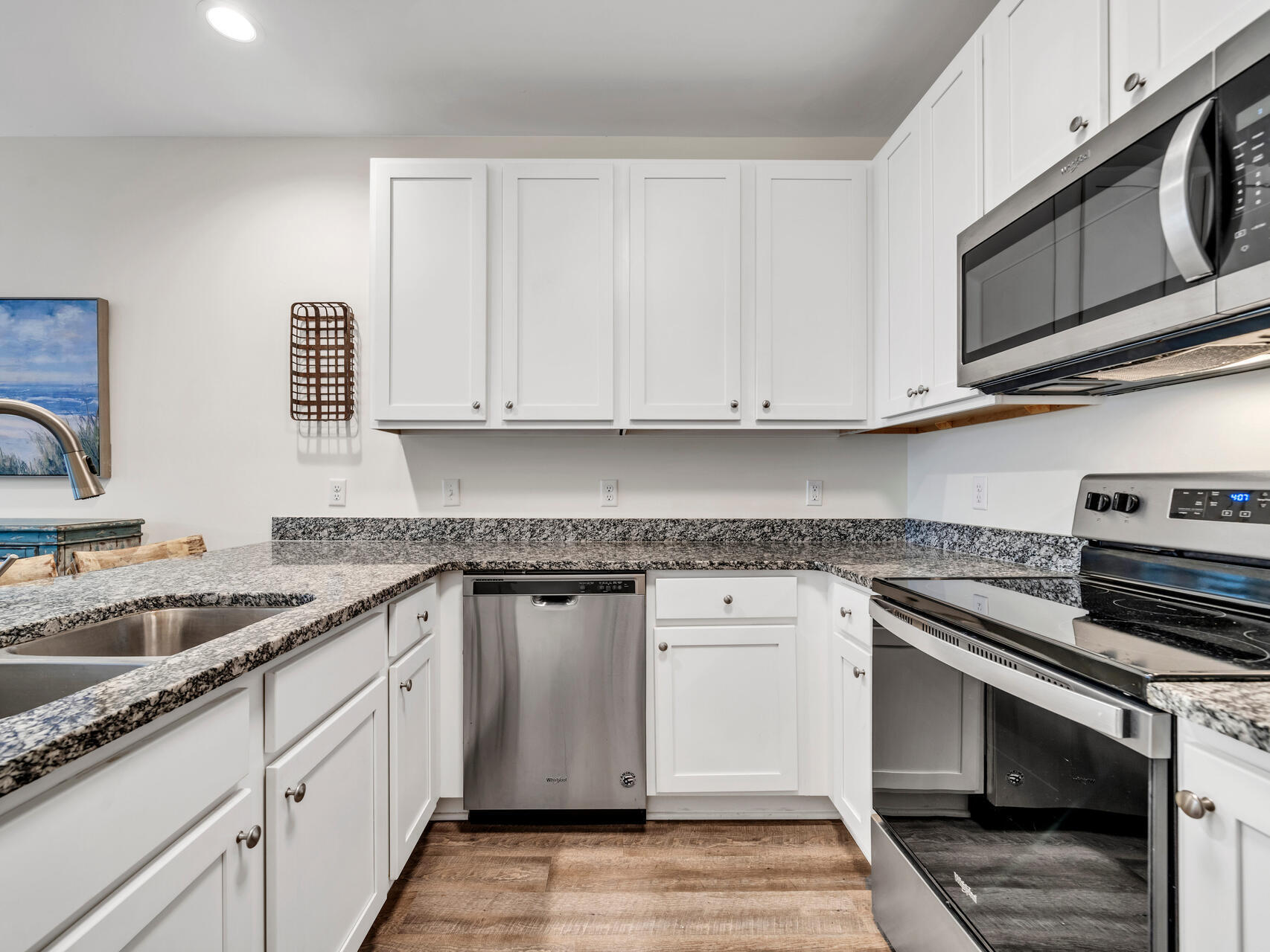 HIDDEN LAKE CONDOMINIUM - Residential