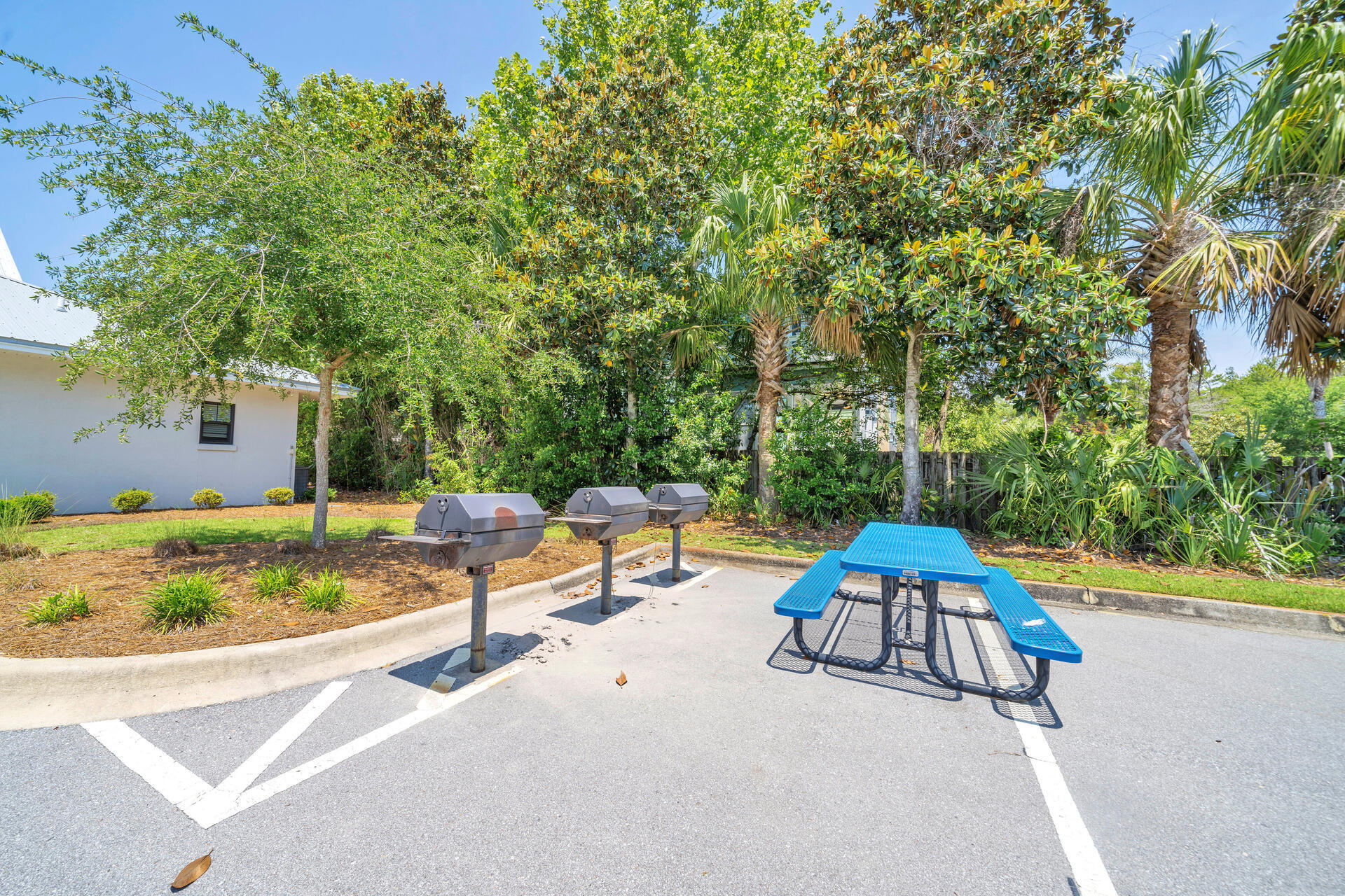 HIDDEN LAKE CONDOMINIUM - Residential