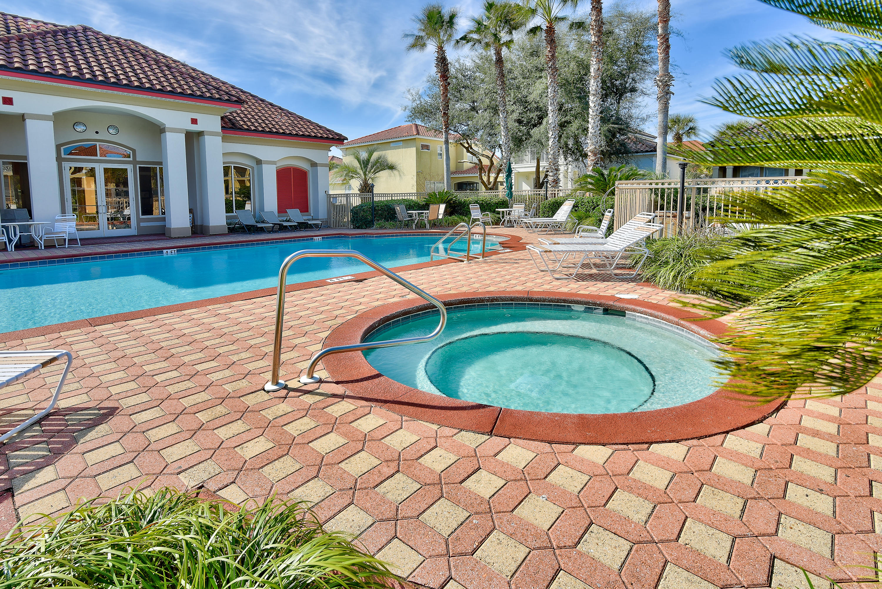 LA VALENCIA BEACH RESORT - Residential