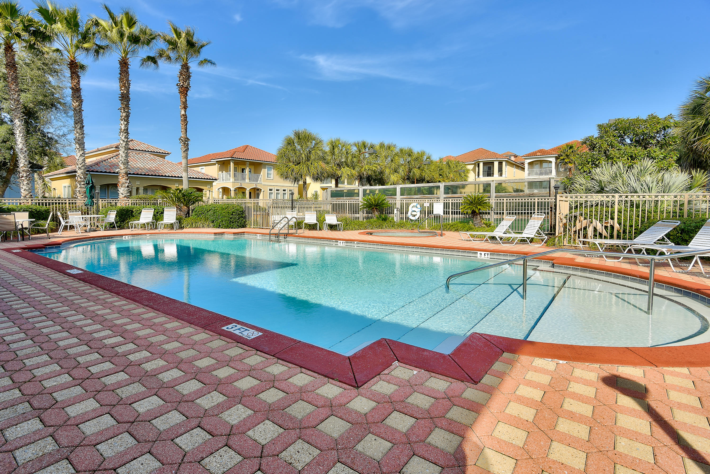 LA VALENCIA BEACH RESORT - Residential