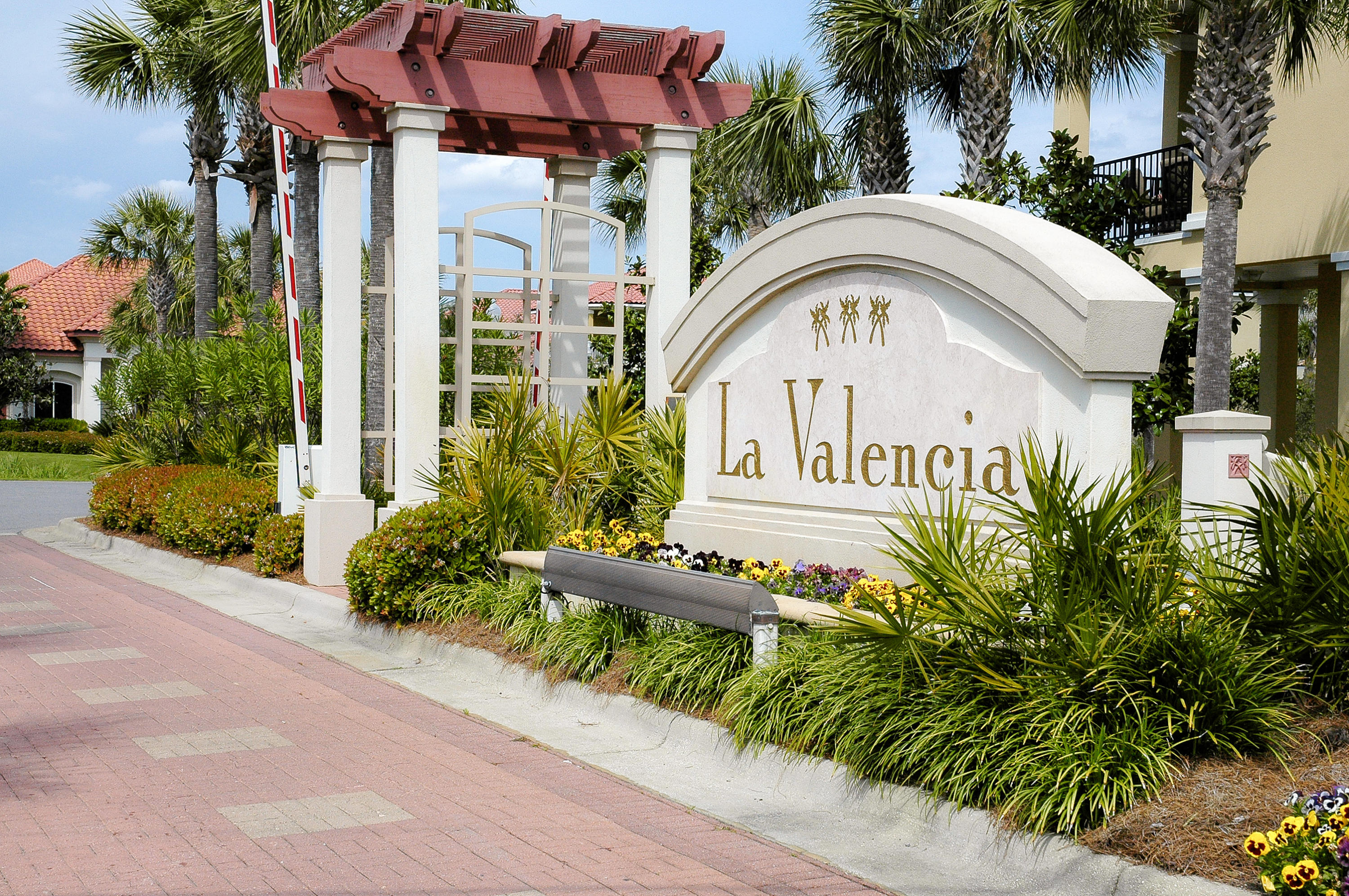 LA VALENCIA BEACH RESORT - Residential