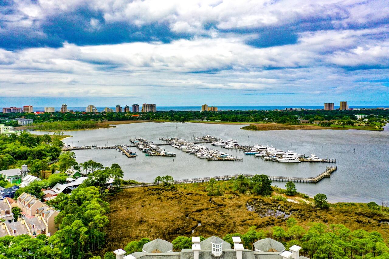 BAHIA CONDO - Residential