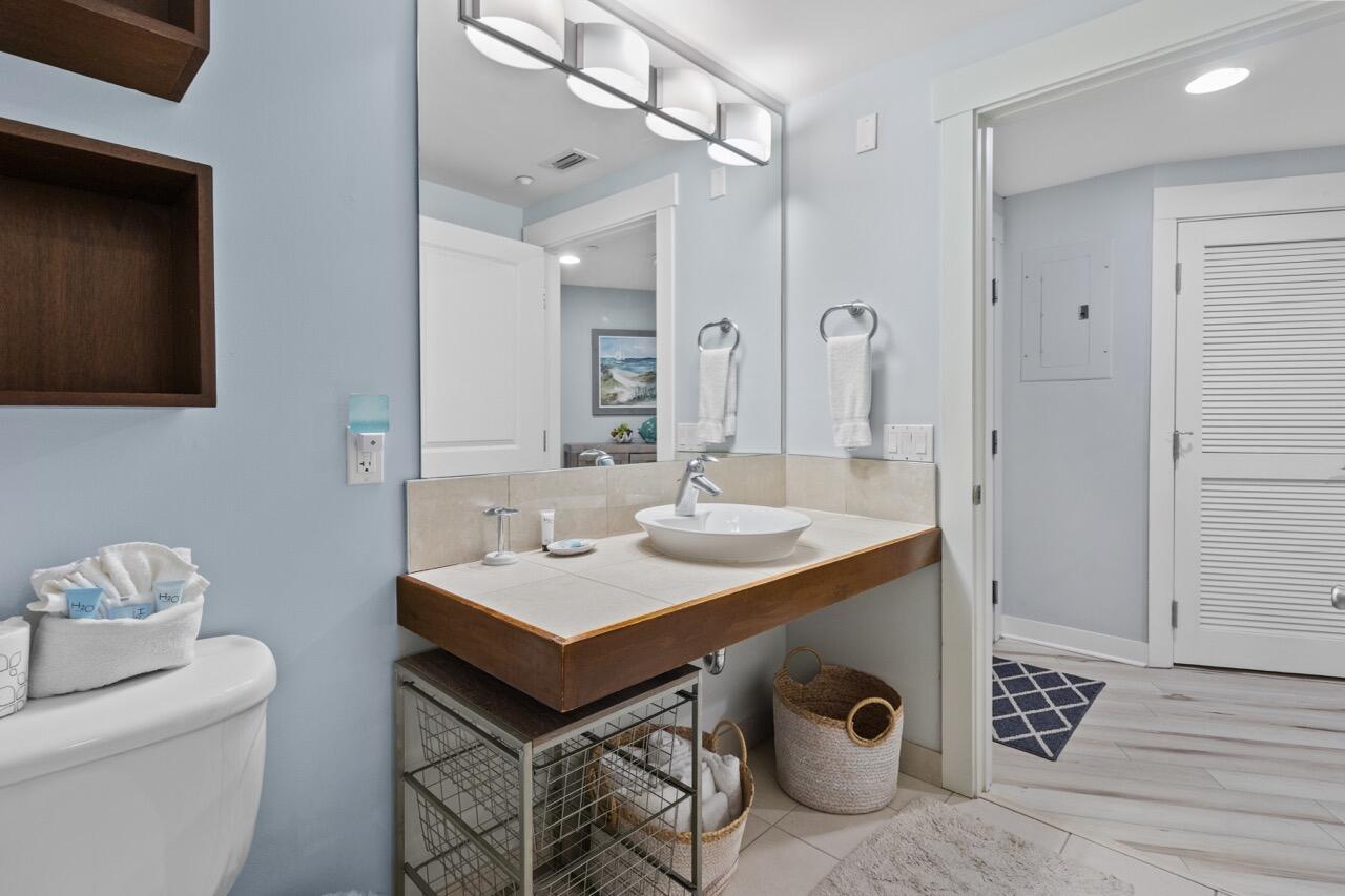 BAHIA CONDO - Residential