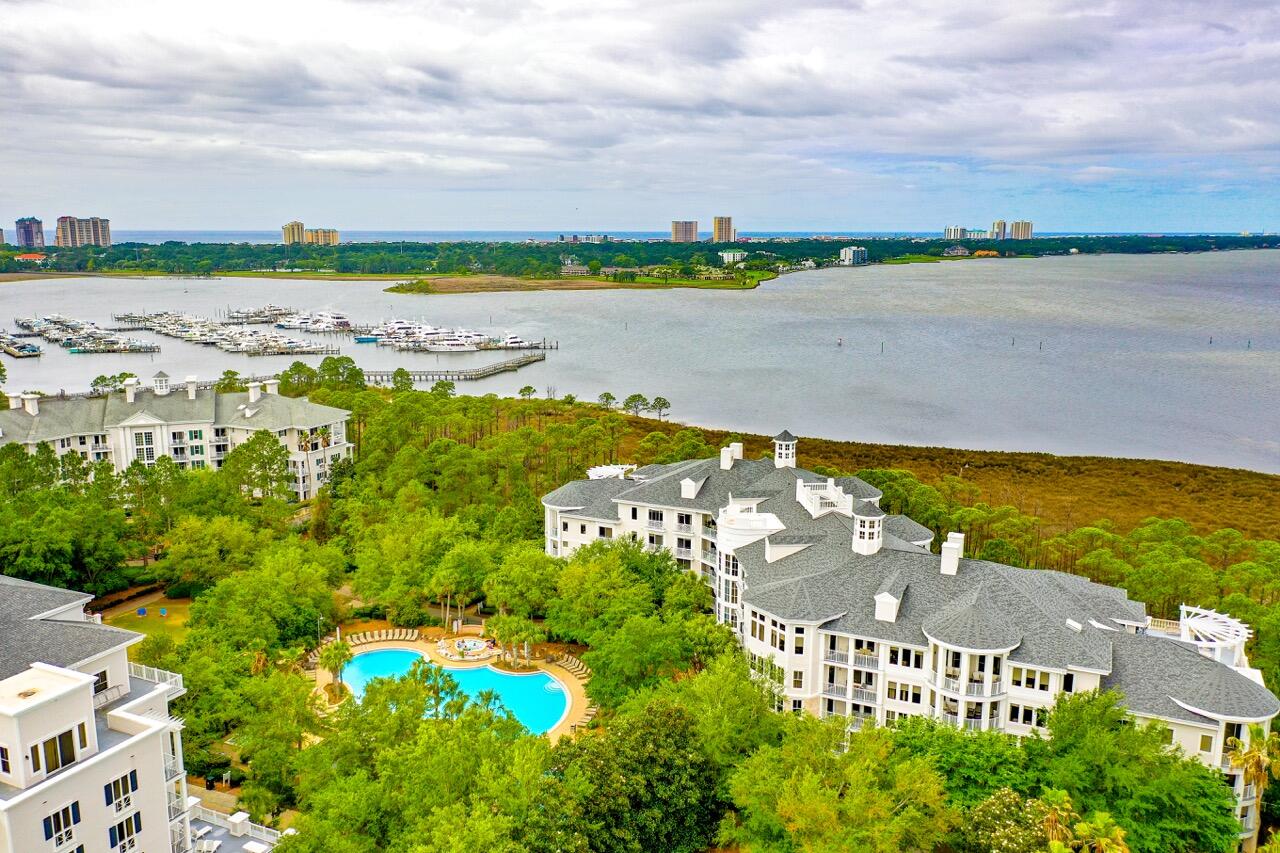 BAHIA CONDO - Residential