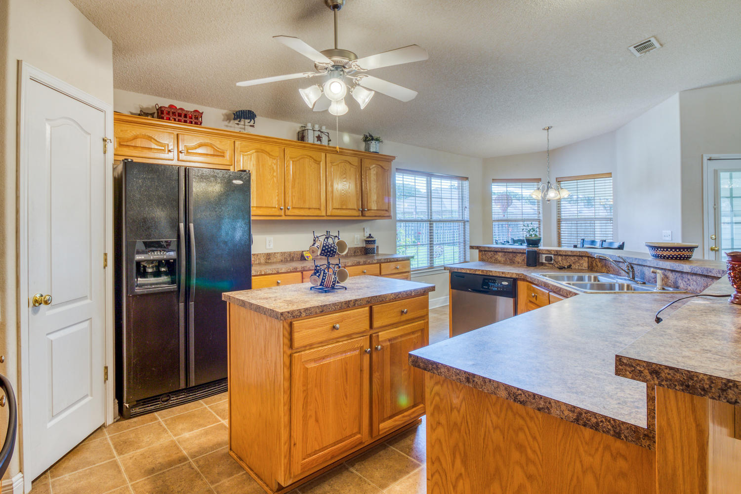 LEE FARMS PH I LOT 104 BLK B - Residential