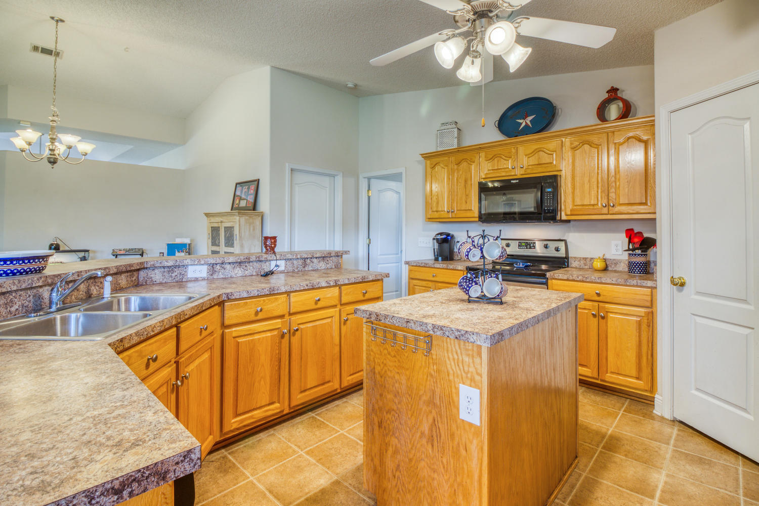 LEE FARMS PH I LOT 104 BLK B - Residential