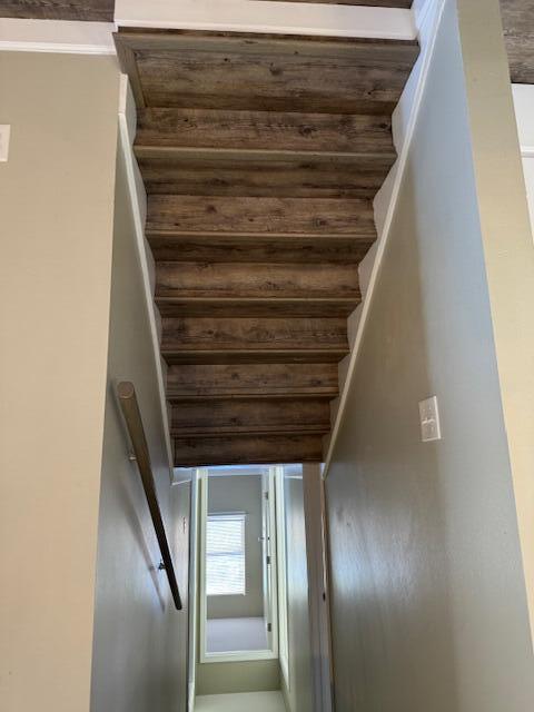 QUIET WOOD - Residential Lease