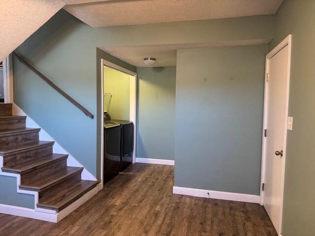 QUIET WOOD - Residential Lease