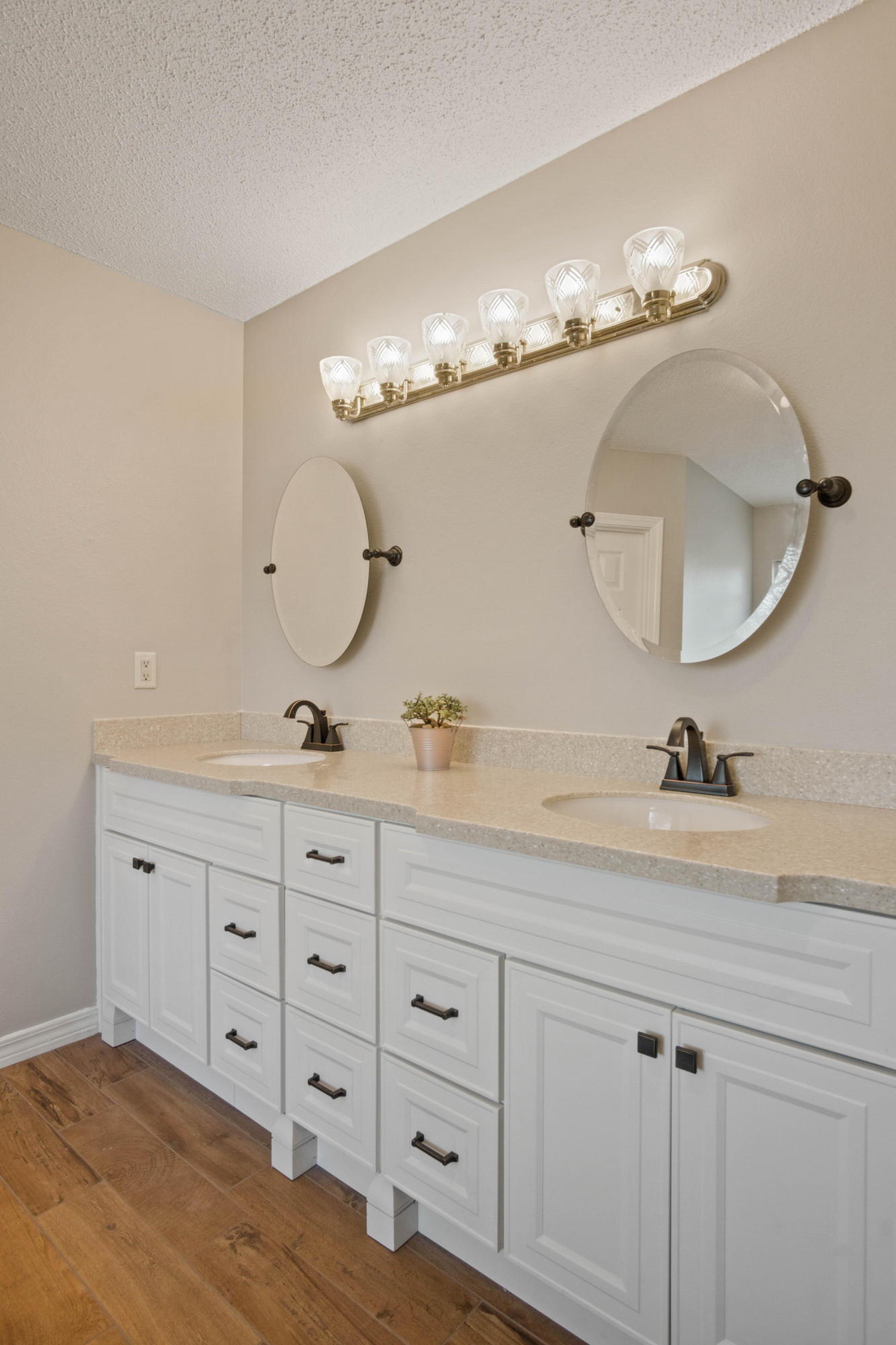 CORONADO VILLAGE PH 3 - Residential