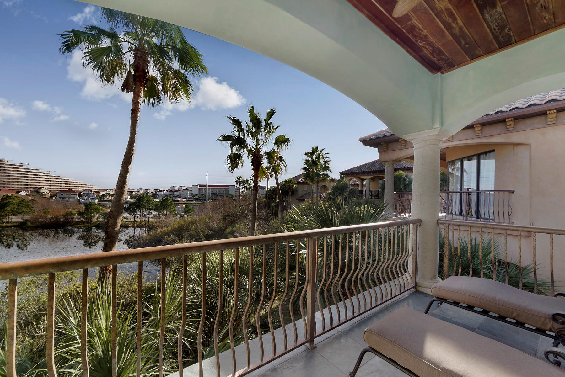 SAINT TROPEZ - Residential