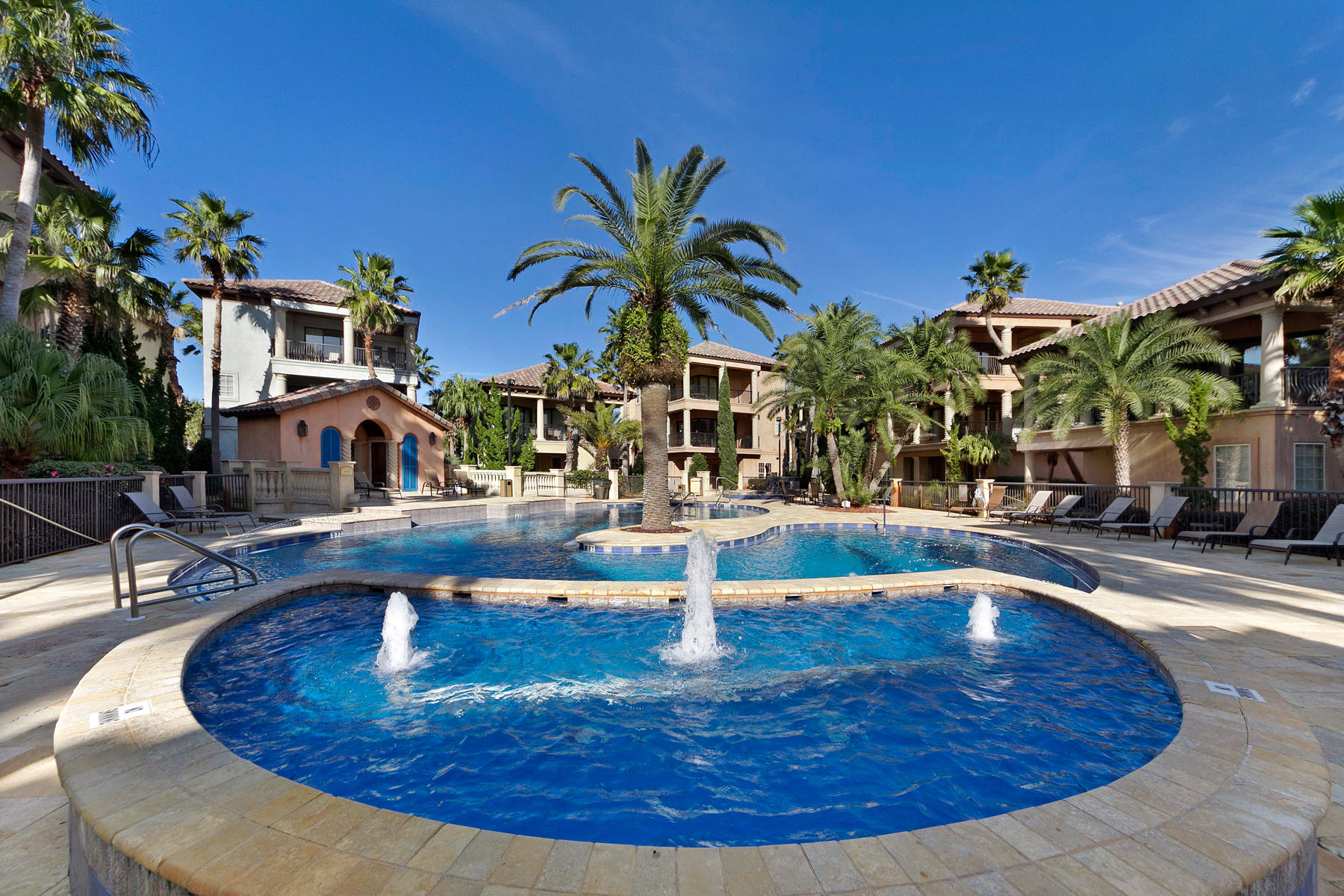 SAINT TROPEZ - Residential