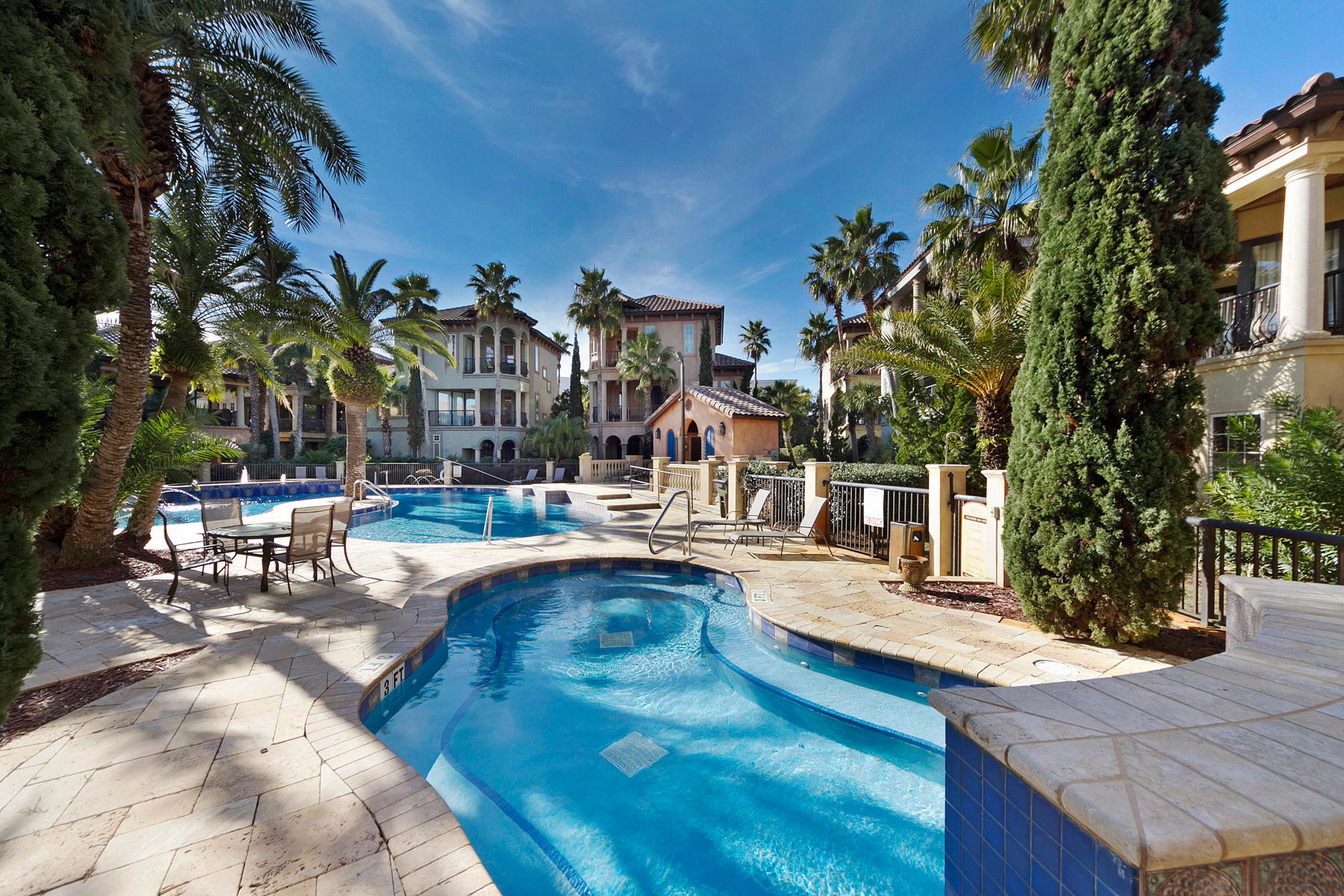 SAINT TROPEZ - Residential