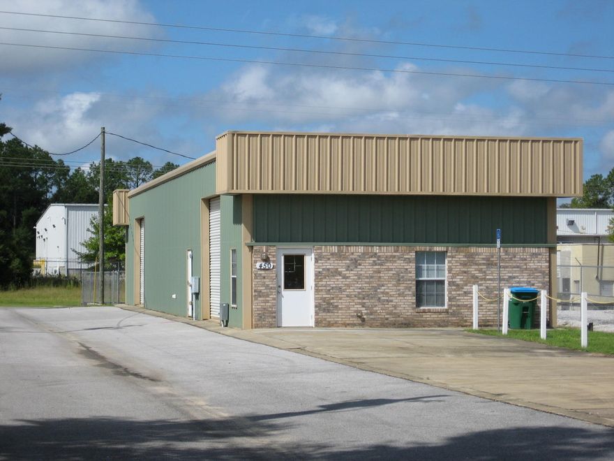 Approximately 2600 square feet of warehouse space with restroom and office space of approximately 200 square feet with its own full bath. Warehouse two large bay doors. Close proximity to Crestview Hospital and numerous doctors offices. Easy access to Hwy 85.