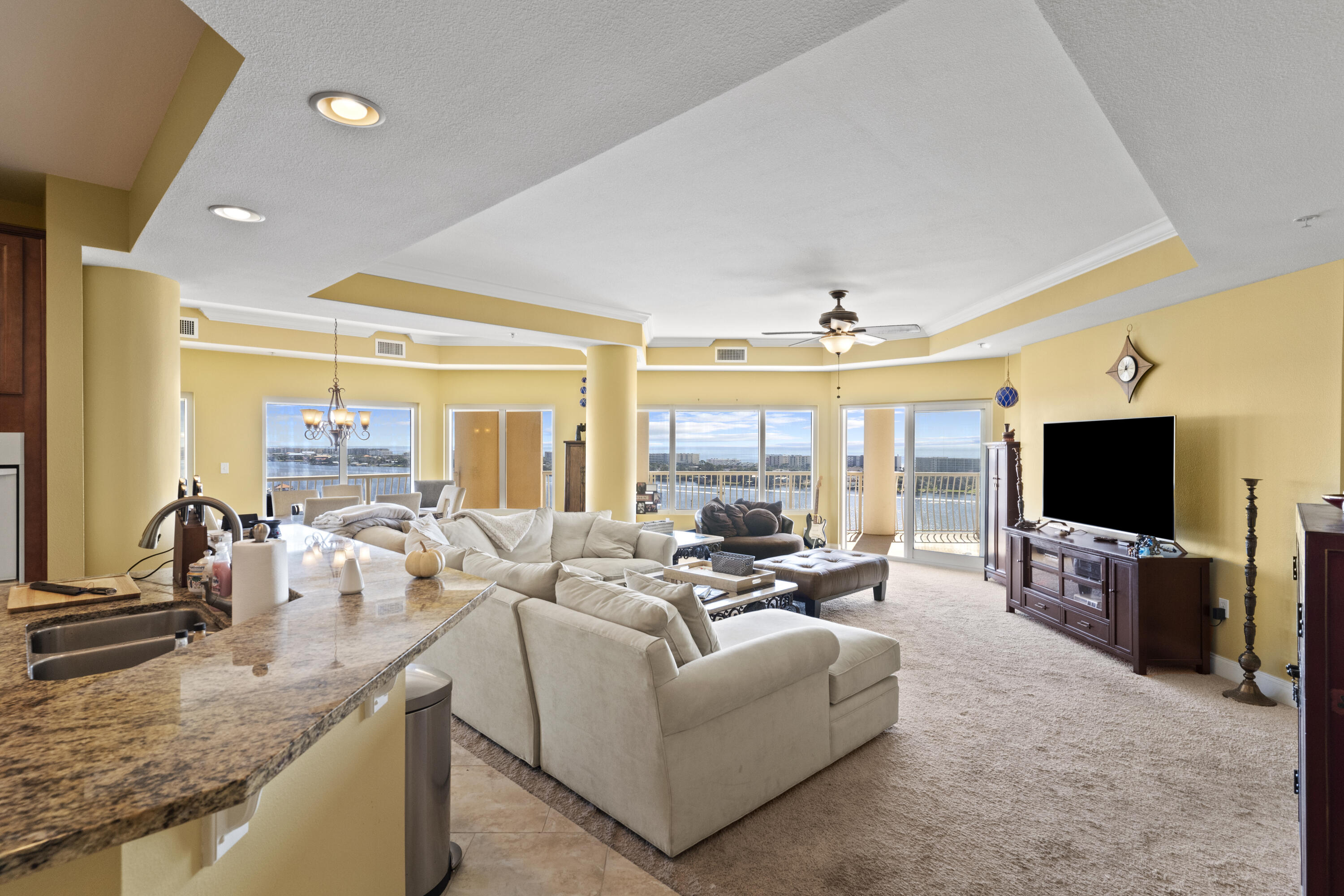 PRESIDIO YACHT CLUB - Residential