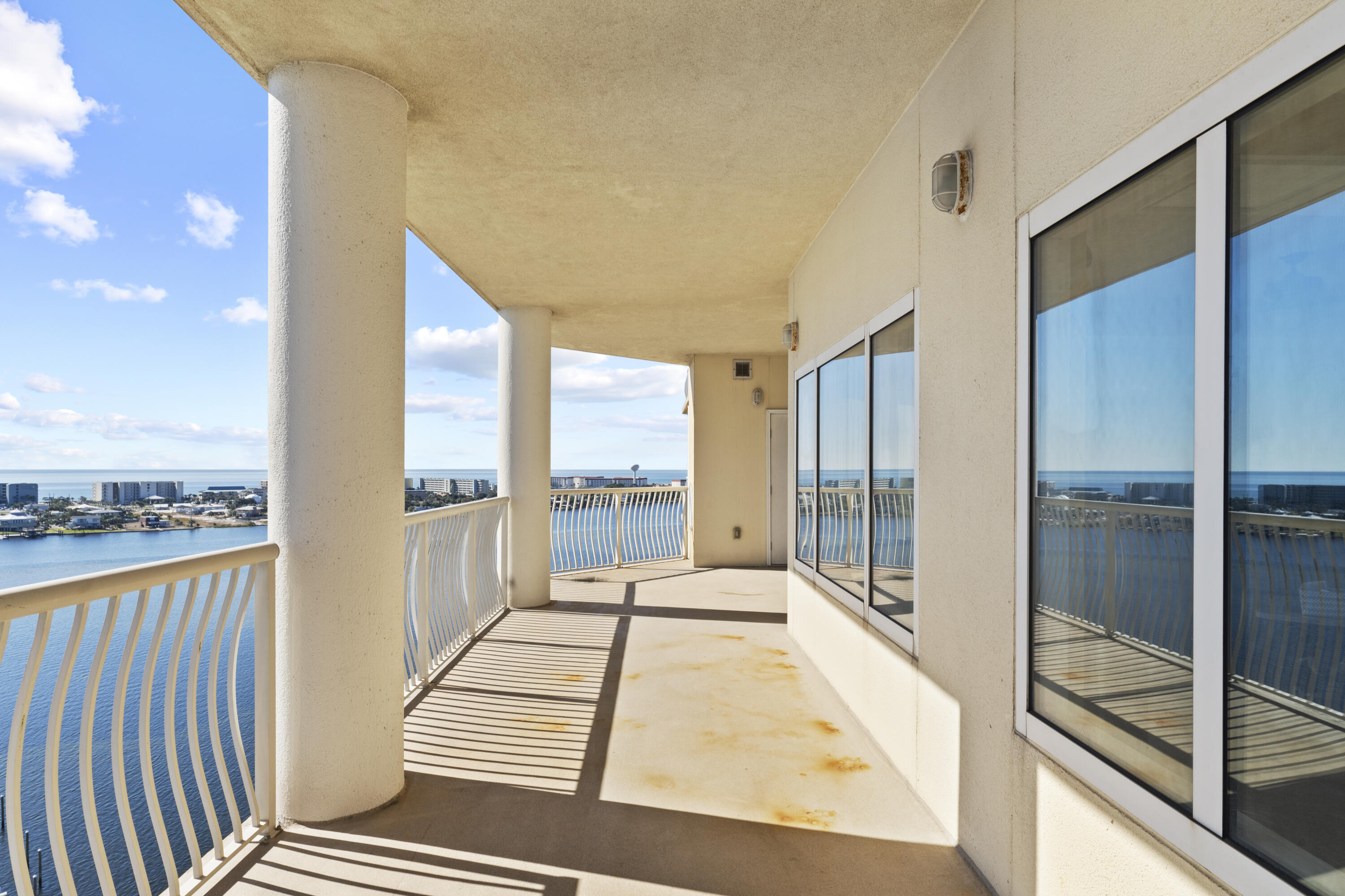 PRESIDIO YACHT CLUB - Residential