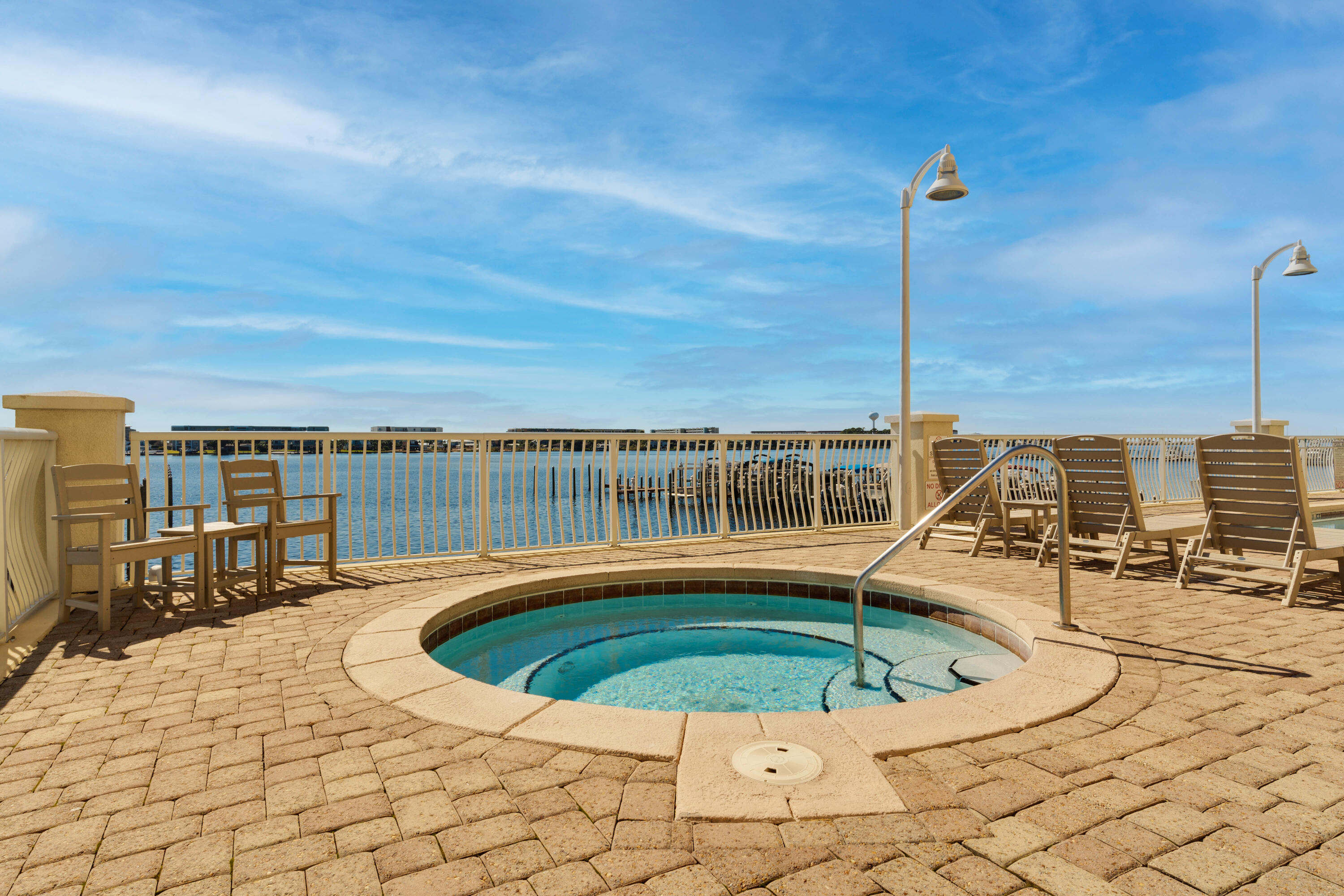 PRESIDIO YACHT CLUB - Residential