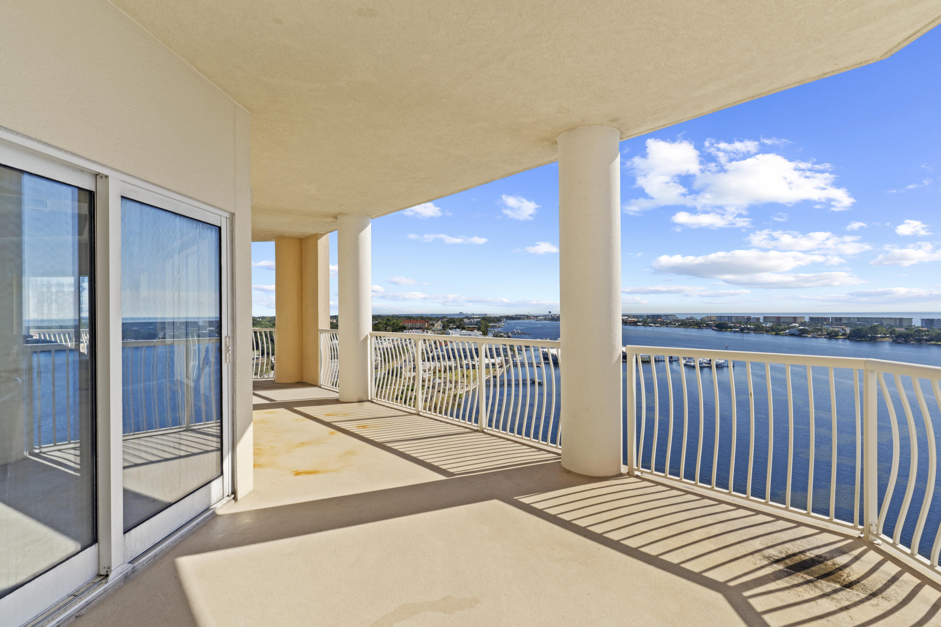 PRESIDIO YACHT CLUB - Residential