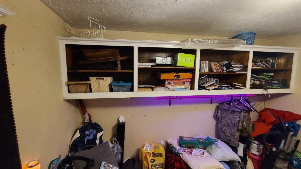 NO RECORDED SUBDIVISION - Residential