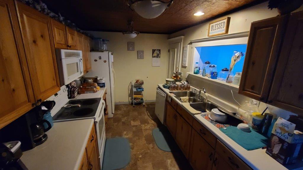 NO RECORDED SUBDIVISION - Residential