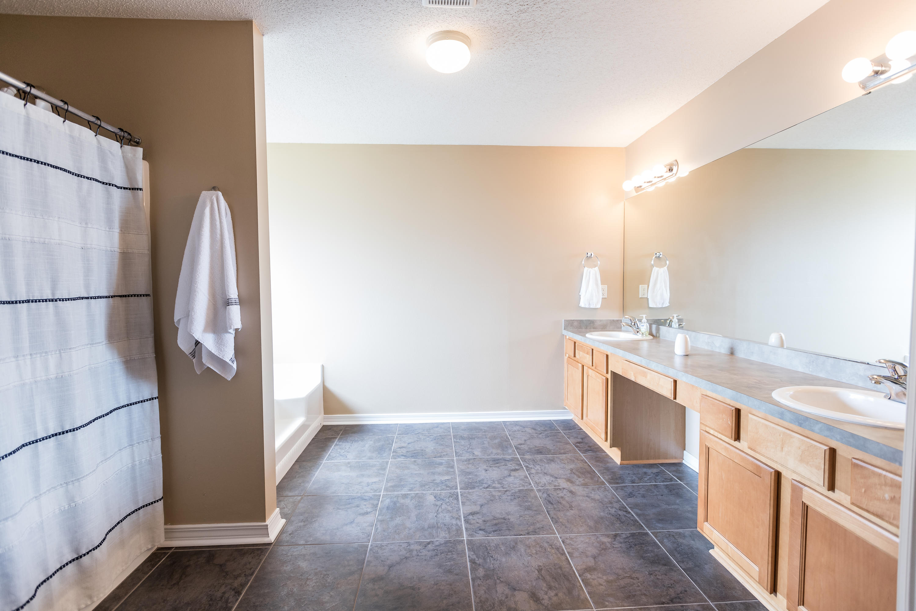 SKY RIDGE ESTATES 1ST ADD - Residential