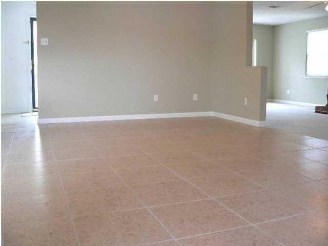 PALM ESTATES UNIT 2 - Residential Lease