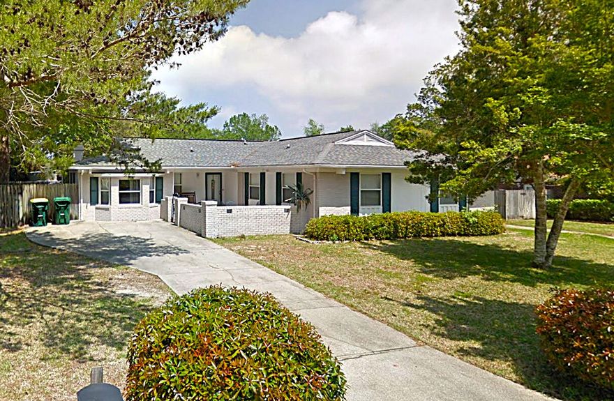 Large, updated home in a wonderful neighborhood in the heart of Niceville! House is in great condition. Large kitchen with granite counters and open floorplan provides plenty of family living space. Besides having 4 bedrooms, there is a spacious living room, formal dining room (or can be used as an office/hobby room), family room, and game room. Large backyard. Detached garage big enough for boat or RV storage or can be used as a great workshop. Dogs will be considered on a case-by-case basis. No cats. No smokers please. Must have great credit.
