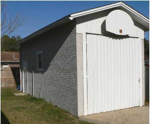 PALM ESTATES UNIT 2 - Residential Lease